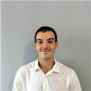 Estudiante de química con matricula de honor en bachillerato, B2+ en inglés, experiencia con niños de todo tipo.